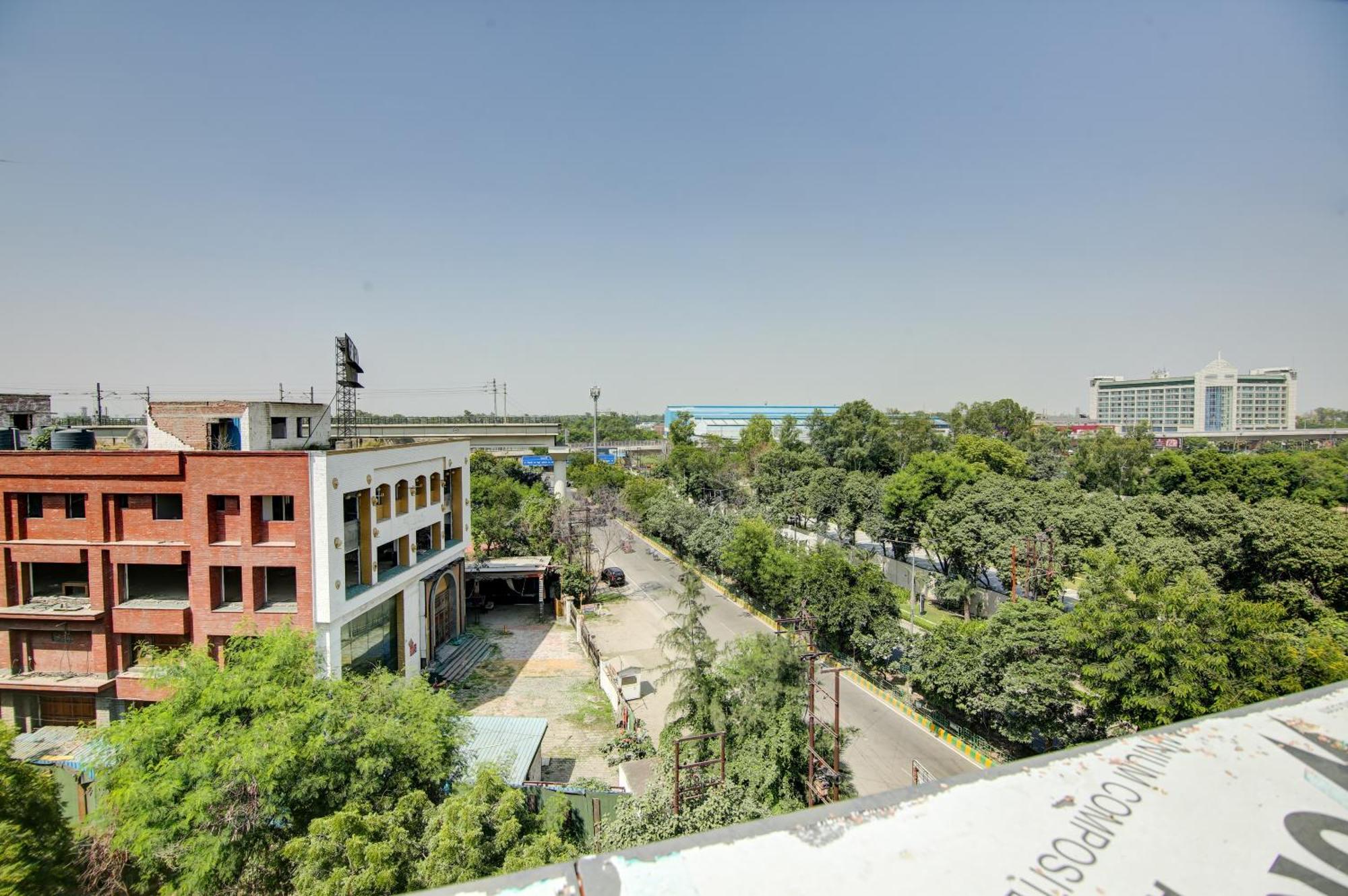 Hotel The Emporio Grand Near Vaishali Metro Station Ghaziabad Zewnętrze zdjęcie